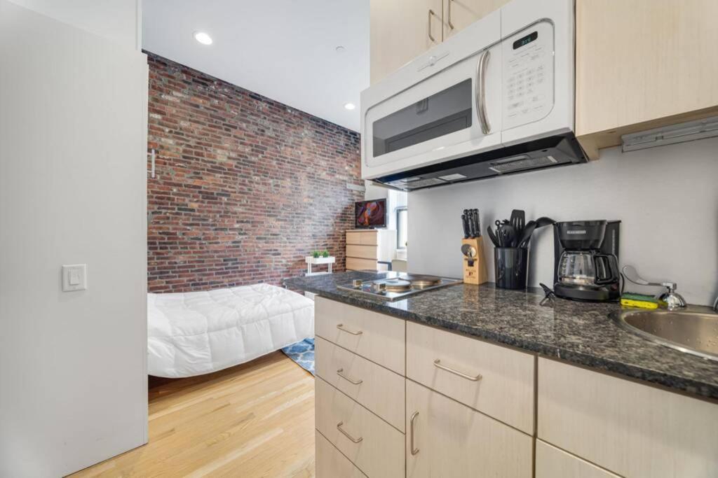 Simple Furnished Studio In The Heart Of Boston Exterior foto